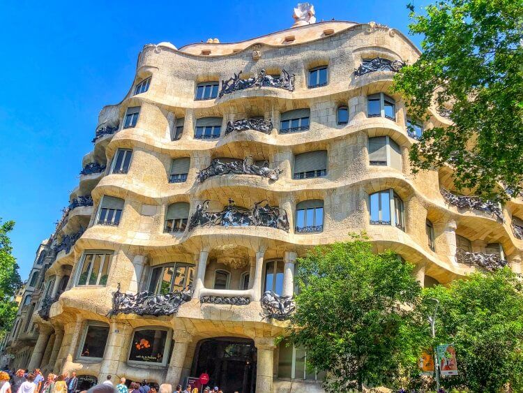 Front view of Casa Mila