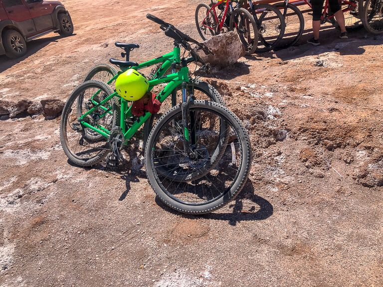 mountain bikes on rocks in valle de la luna
