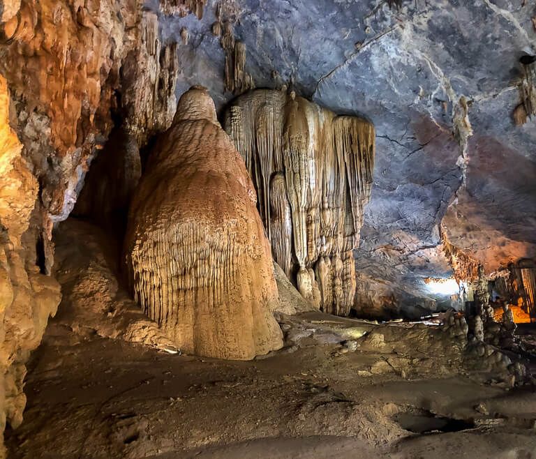 mind blowing stalactites and stalagmites things to do in Phong Nha paradise cave