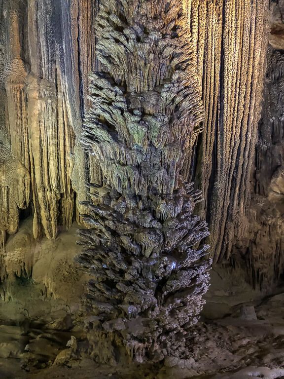 fascinating rock formation inside paradise cave Phong Nha