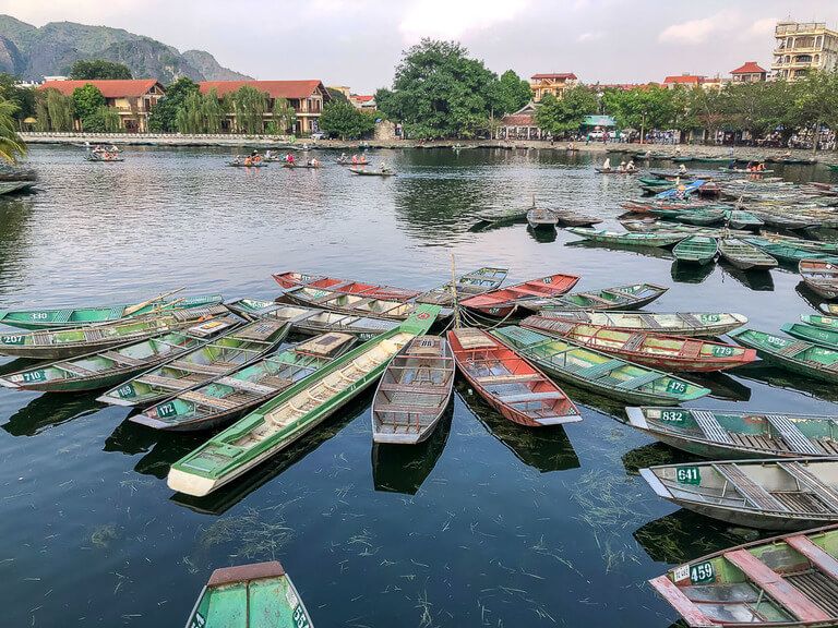 Tam Coc boat tour boats tied together in flower shape