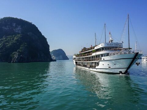 How To Get From Hanoi to Halong Bay: The Ultimate Transport Guide