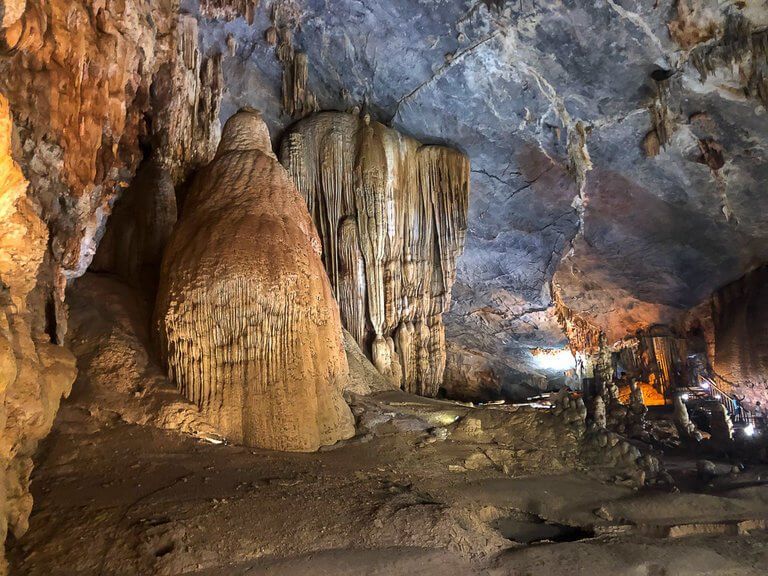 incredible formations inside paradise cave Phong Nha Vietnam