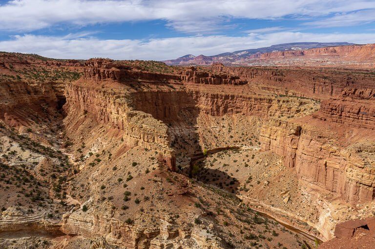 View over Goosenecks lookout rock formations in Utah