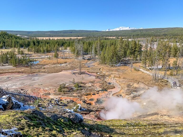 Artist's Paintpot Viewpoint over yellowstone national park with mountain and forest