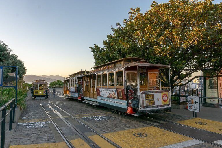 San Francisco Famous Cable Car Beach & Hyde station