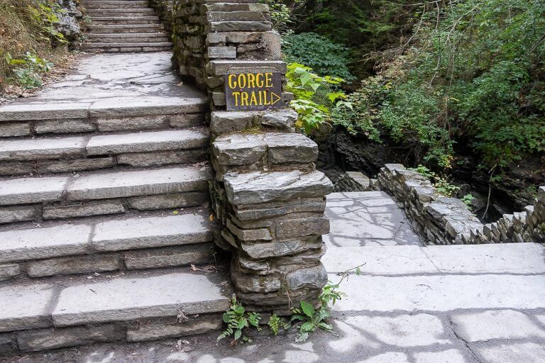 Stone stairs with gorge trail sign up and down