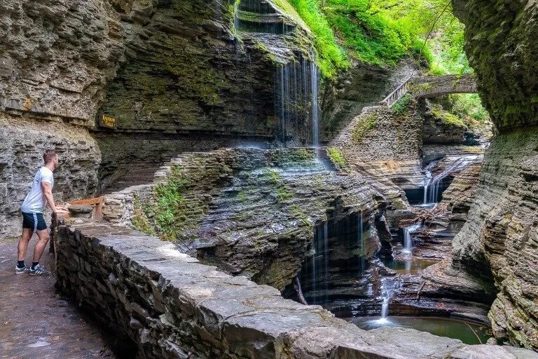 Mark wo sind diese Morgans im Rainbow Falls Gorge Trail Watkins Glen State Park New York