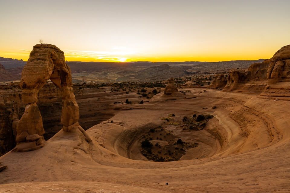Sunset at delicate arch arches national park is one of the most beautiful photos in utah