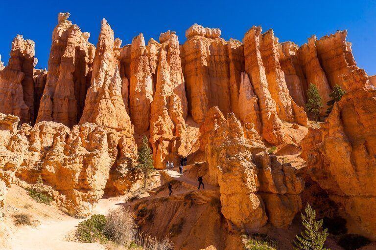 Enormous orange hoodoo sandstone rock formations in utah best hike in bryce canyon national park