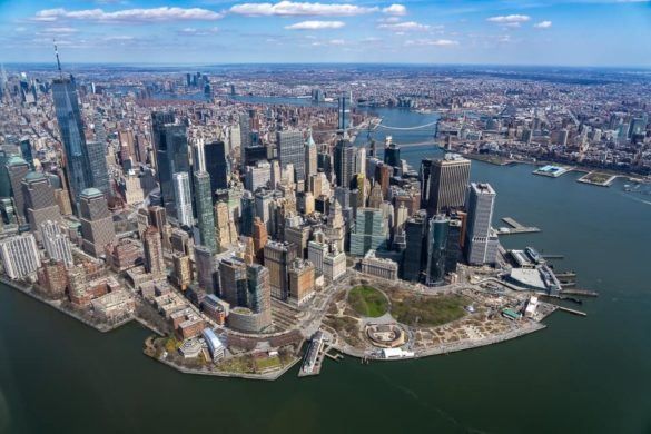 NYC helicopter ride over Manhattan skyline Heli NY downtown landmarks awesome New York City tour