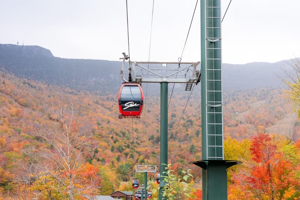 Gondola sky ride to mount mansfield summit in fall