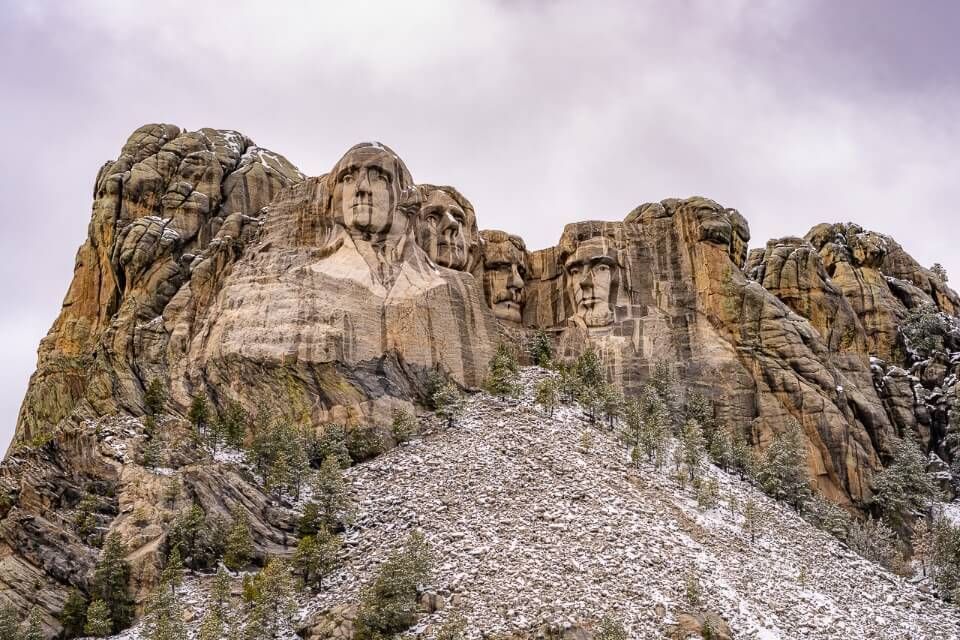 Mount Rushmore grey on a cloudy day