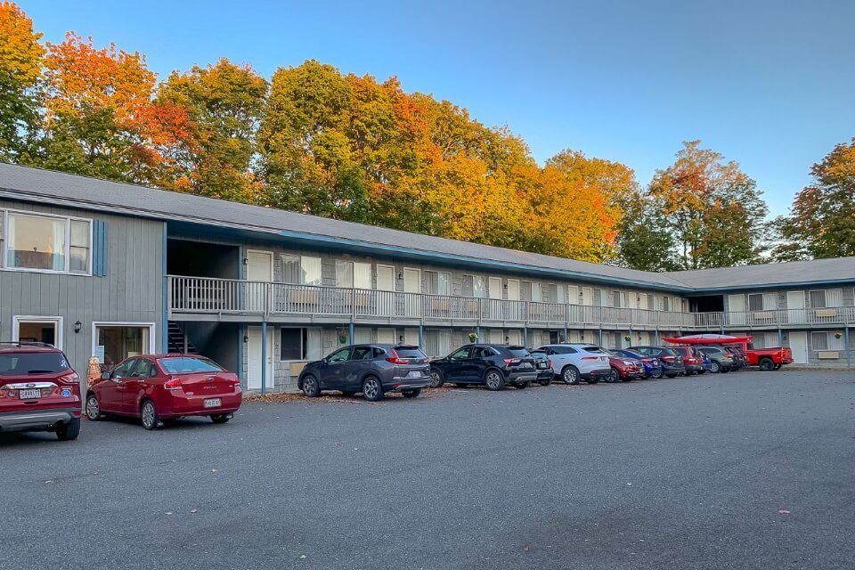Motel surrounded by gorgeous fall foliage colors in bar harbor maine