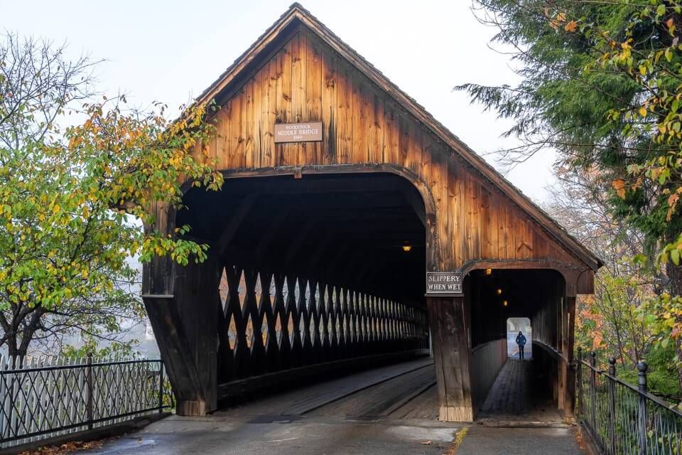 Middle Covered Bridge is right in the center of Woodstock VT and one of the unmissable things to see in town gorgeous wooden bridge and pedestrian walkway