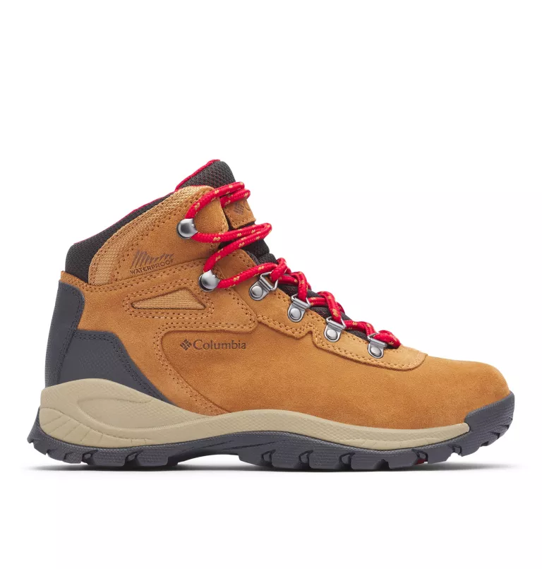 Lightweight Columbia hiking boots to hit the trails