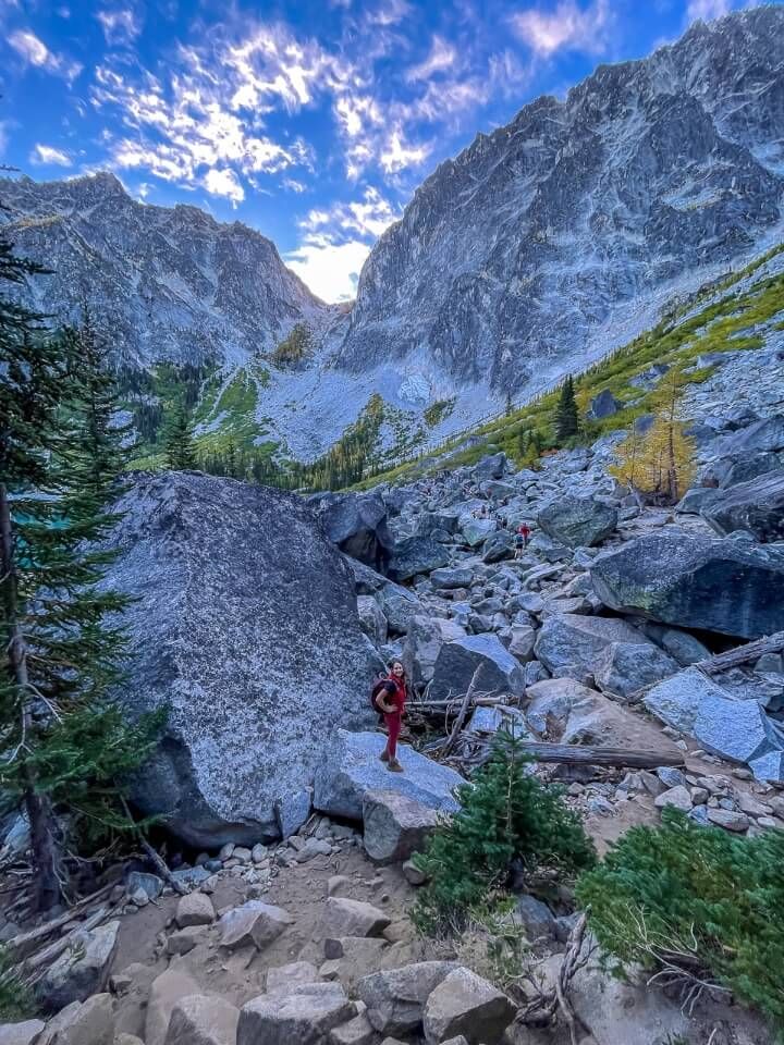 Walking around Colchuck Lake on the way to Aasgard Pass