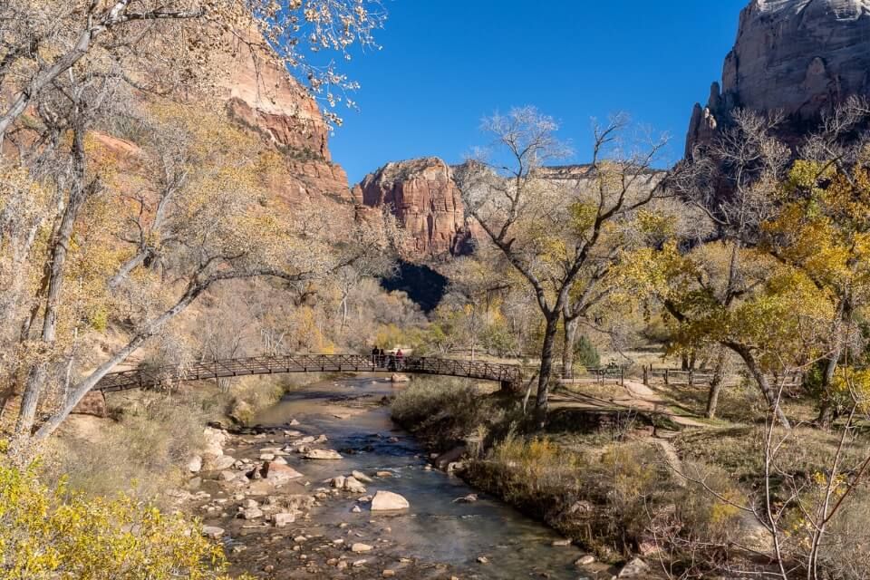 Emerald Pools Trailhead stop 5 shuttle or zion lodge bridge crossing virgin river to trail