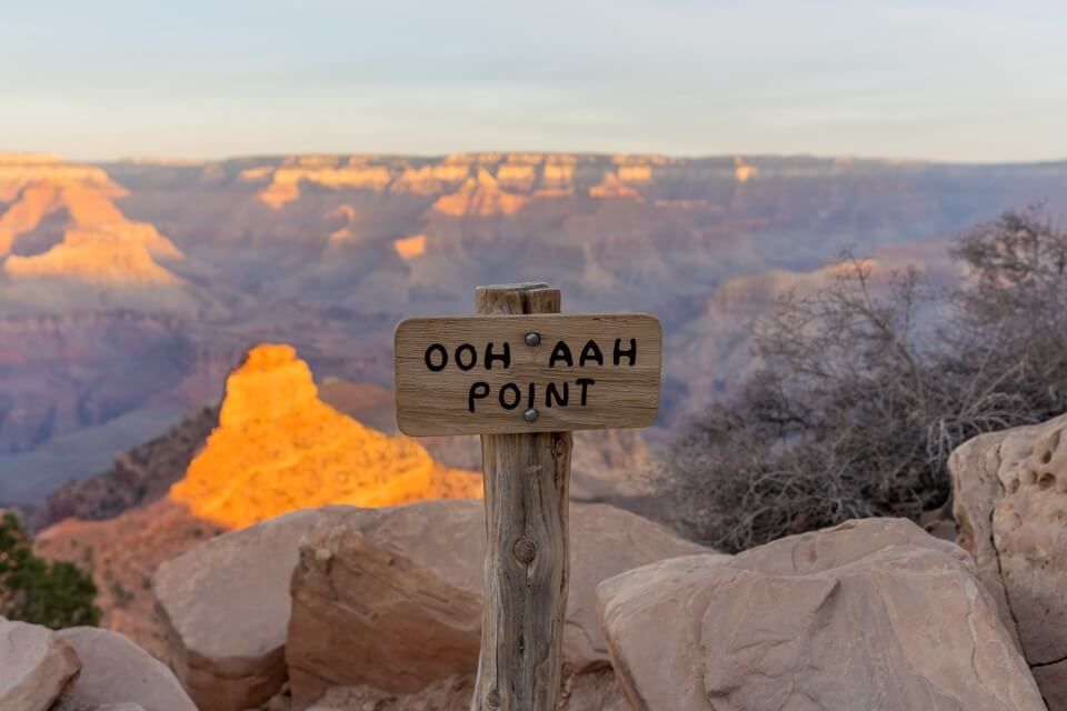Ooh Aah Point in the grand canyon at sunrise