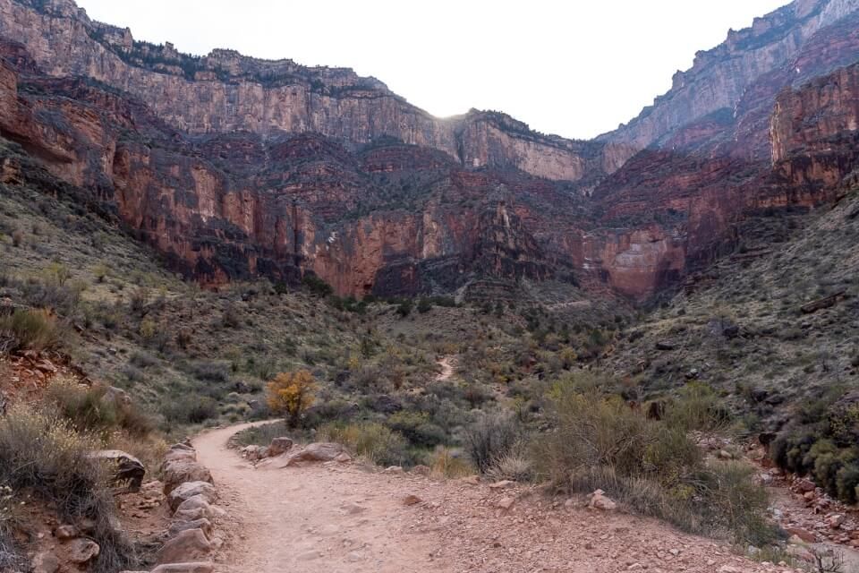 Hiking to 3 mile resthouse with south rim looming high above