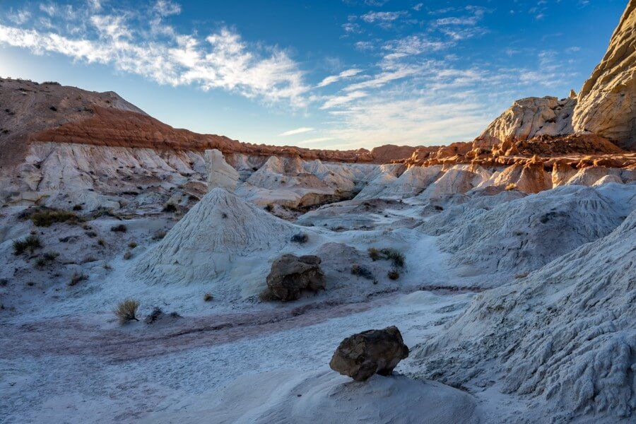 white colored sandstone formations on the toadstool hoodoos hike