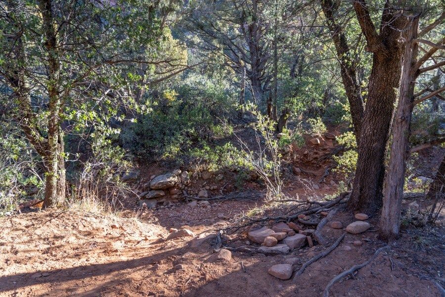 Dry Bed Creek spur trail leading to Fay Canyon Arch from the main trail