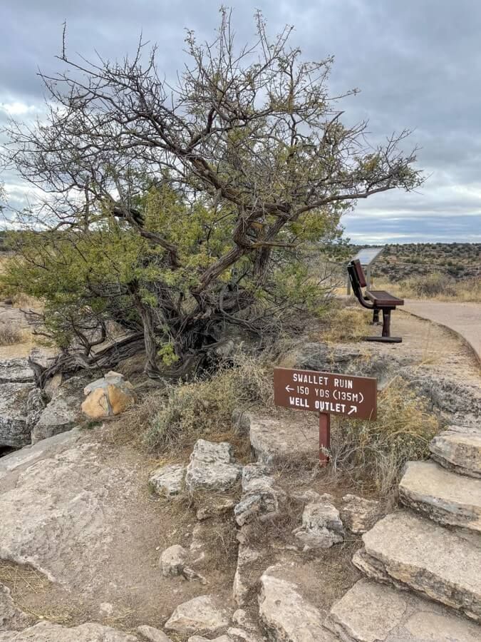 The split on the trail leading to the swallet ruins