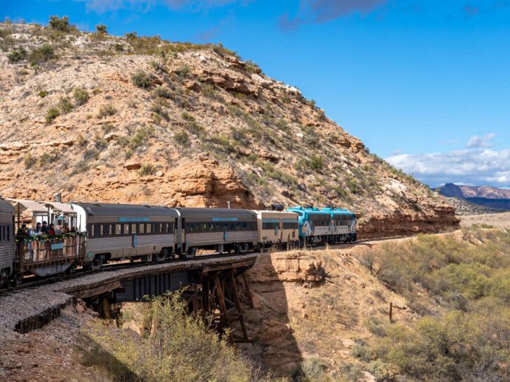 Train on the tracks on the Verde Canyon Railroad