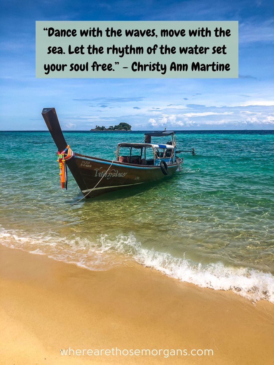 Dance with the waves, move with the sea.