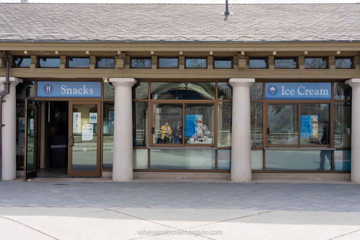 Snack bar near Cave of the Winds closed for the season