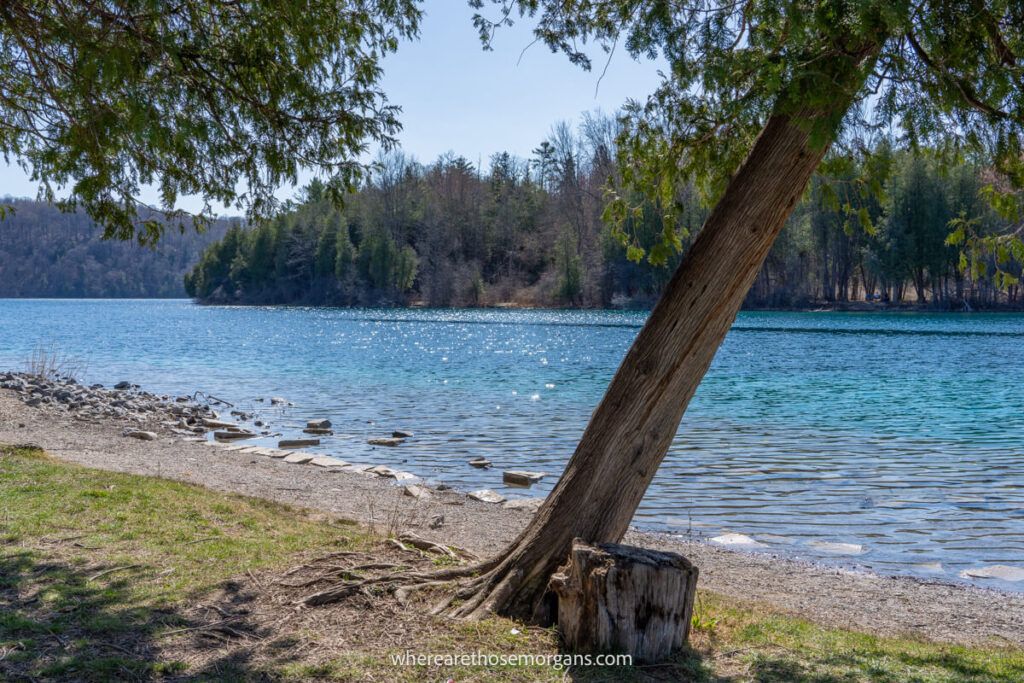 Rocky shoreline at Green Lakes State Park