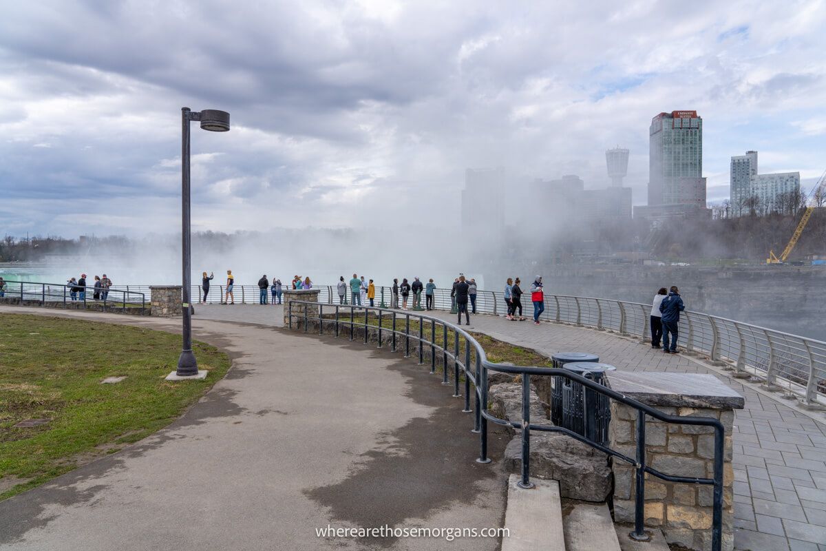 Terrapin Point with Horseshoe Falls and visitors taking in the views