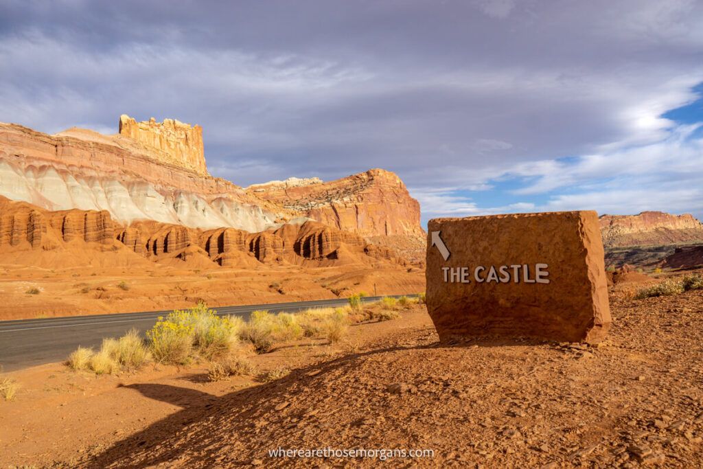 Sign pointing to the castle rock formation in a Utah National Park