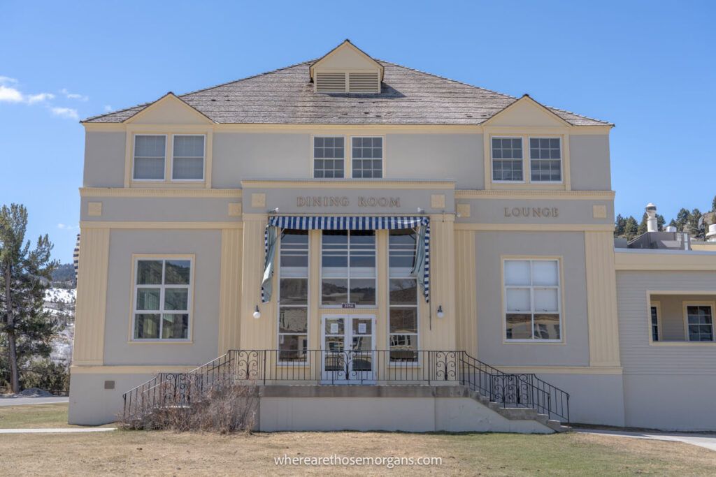 Exterior view of the Mammoth Lodge Dining Room