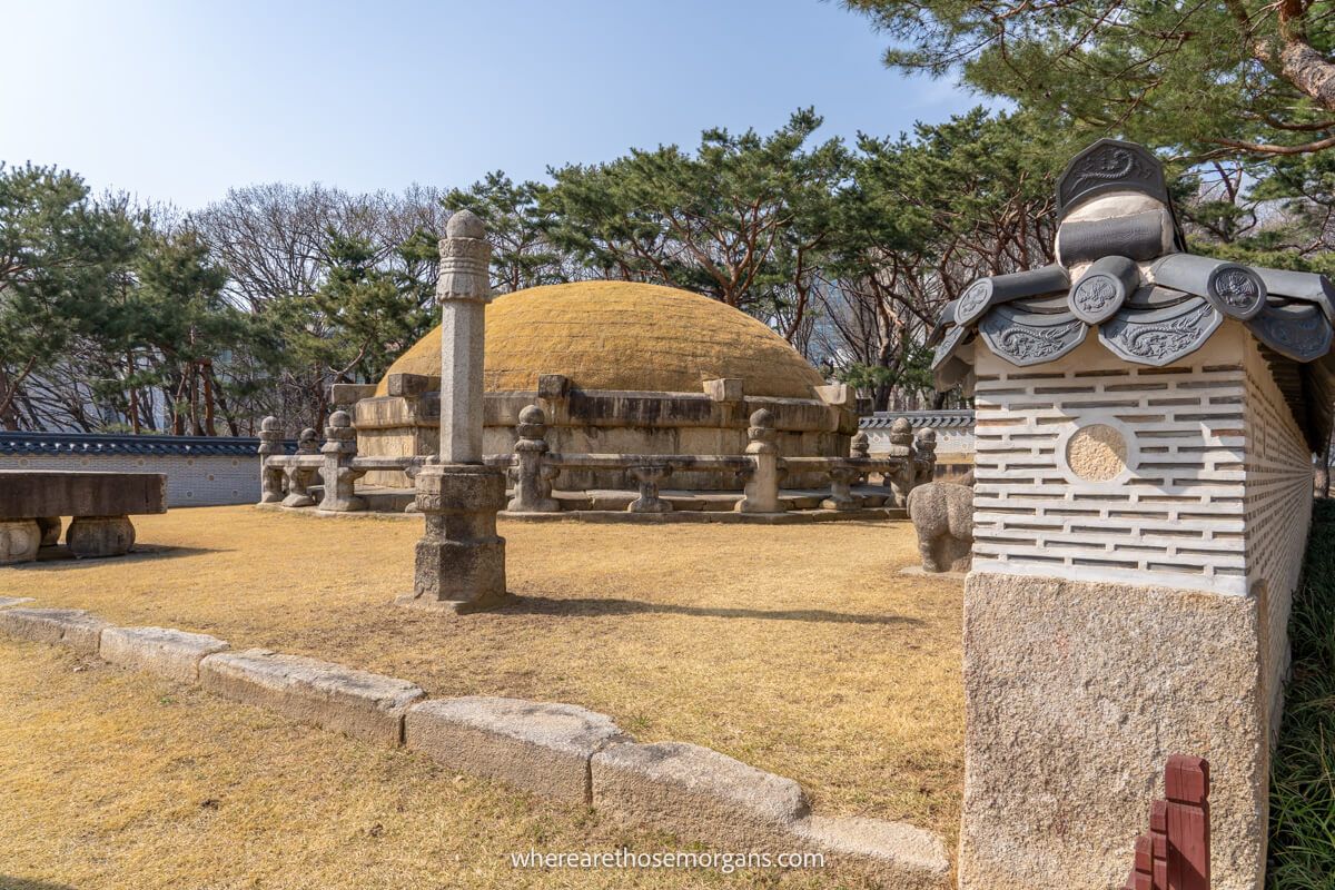 A beautiful tomb from the Joseon Dynasty created with the principles of pungsu