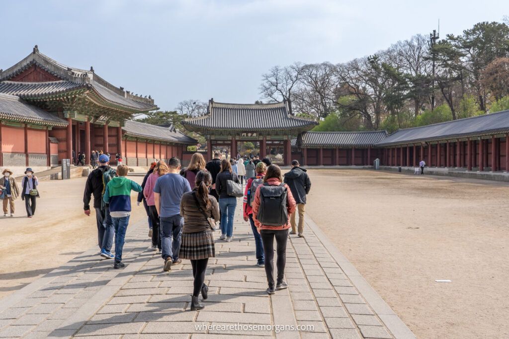 Large group during a guided tour inside Changdeokgung Palace