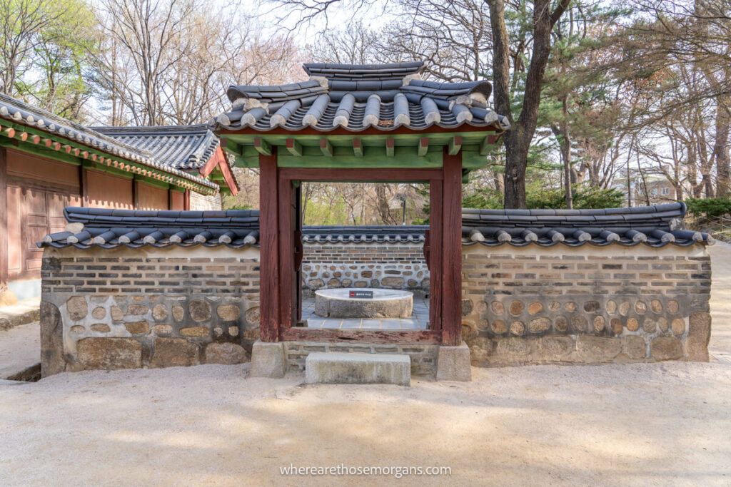 Front view of Jejeong Well at the Jongmyo Shrine