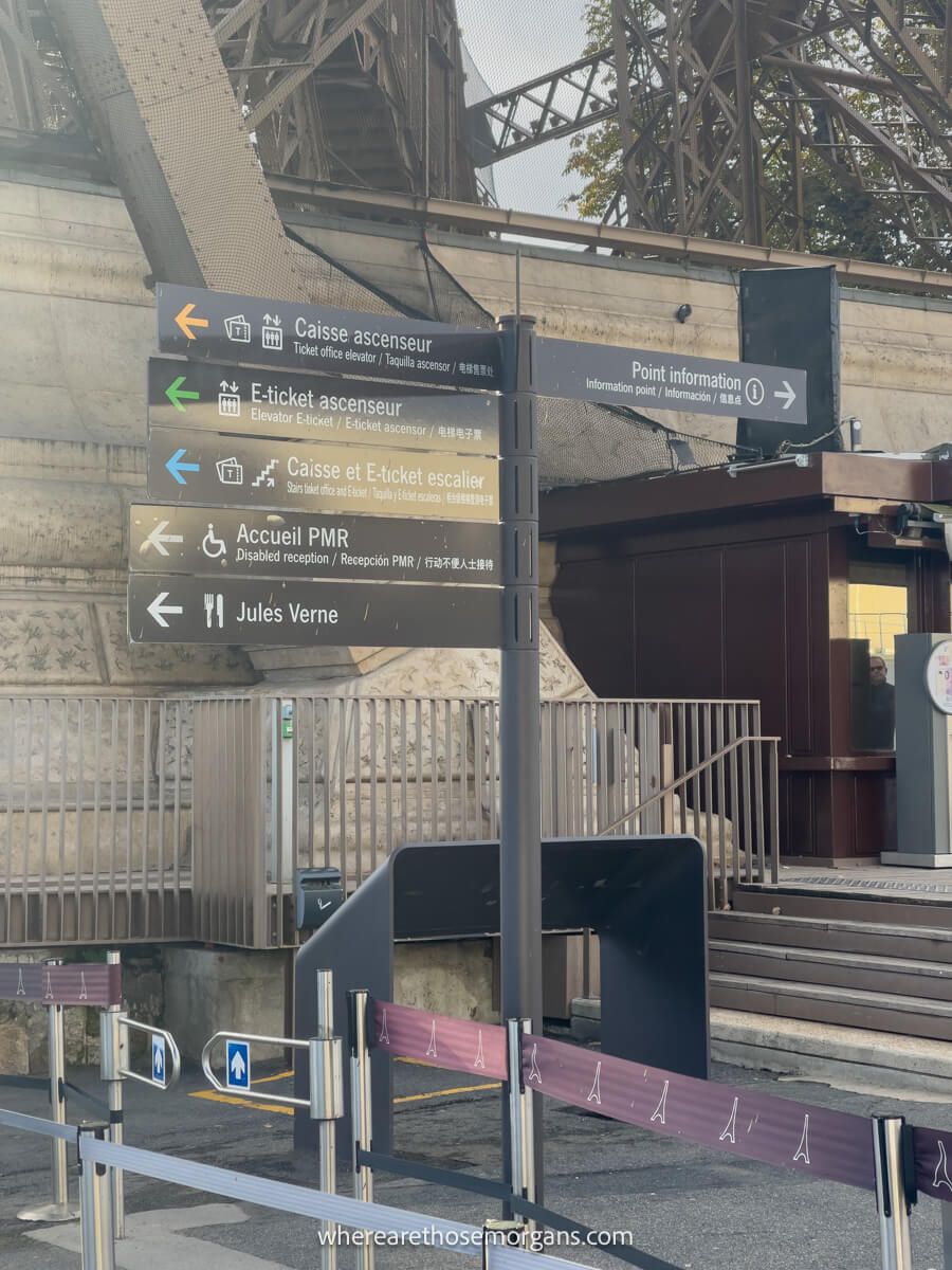 Signs helping tourists know where to go on the esplanade