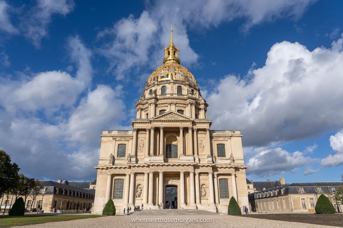 Exterior view of Hôtel des invalides with the tomb of Napoleon I