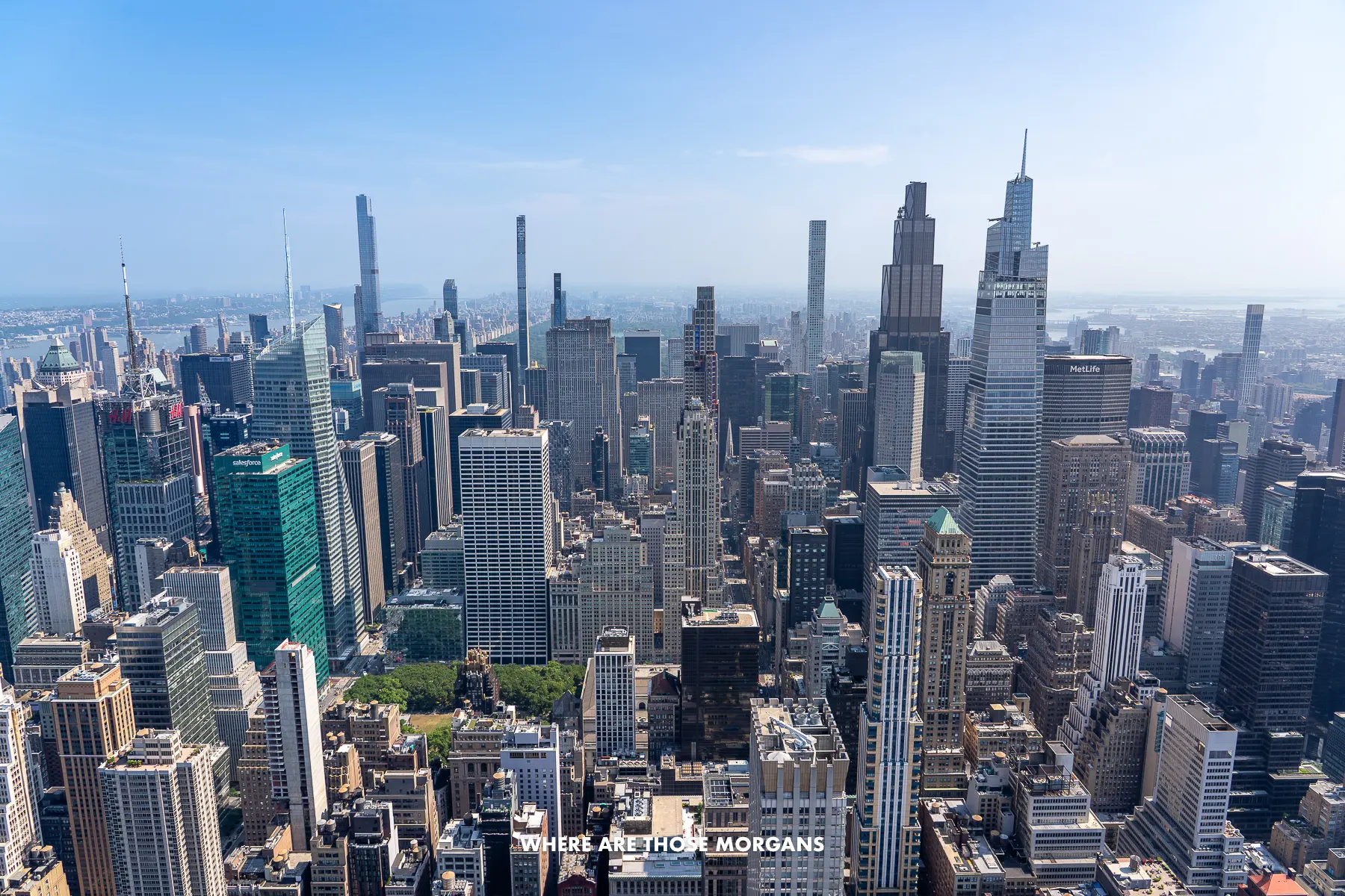 Photo of Manhattan taken from the top of Empire State Building on a clear day