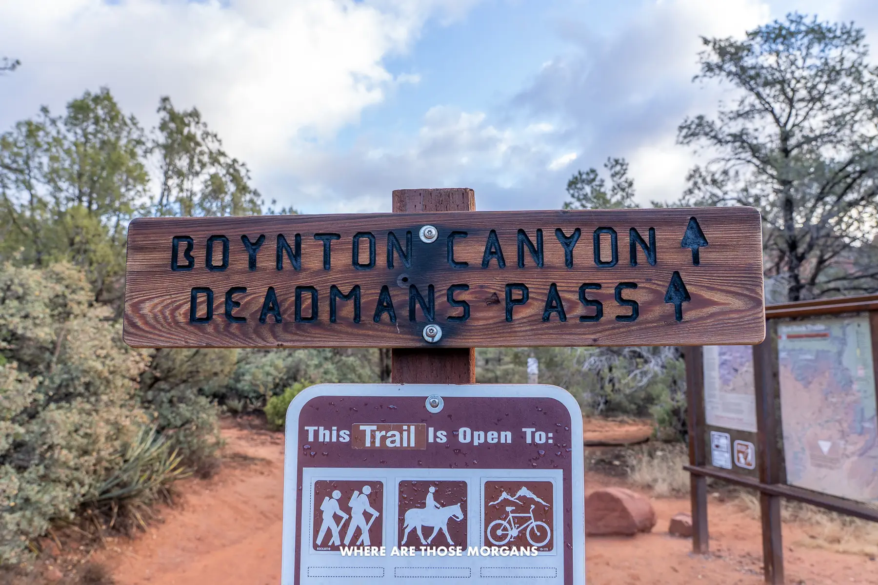 Wooden trail marker at the beginning of Boynton Canyon