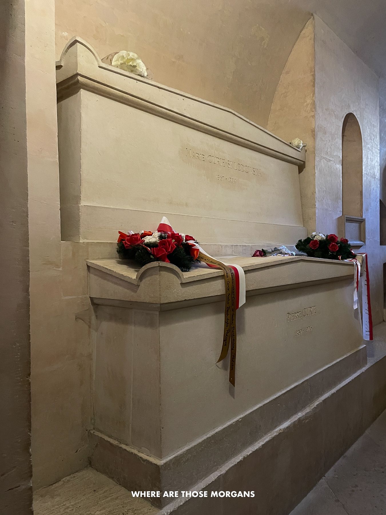 Photo of Marie Curie's tomb in the marble crypt of a building in Paris